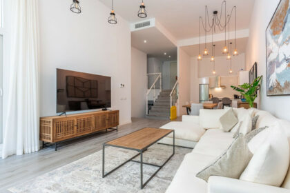 8f3440f8a0966fb05c72c92167650b34 - 14