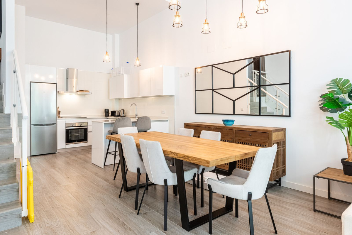 8f3440f8a0966fb05c72c92167650b34 - 15