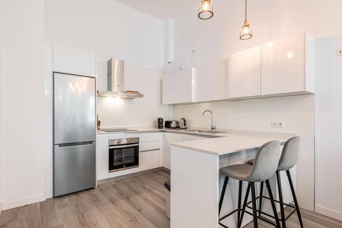 8f3440f8a0966fb05c72c92167650b34 - 16