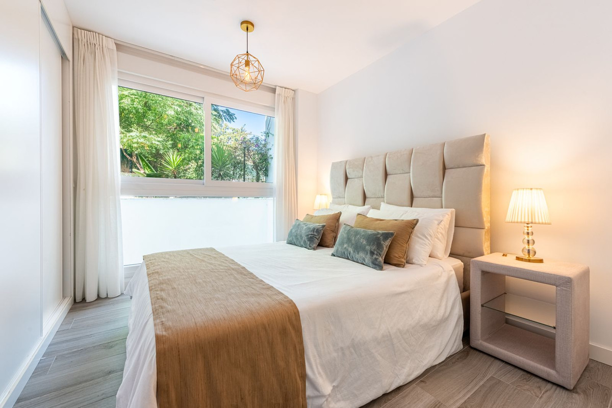 8f3440f8a0966fb05c72c92167650b34 - 22