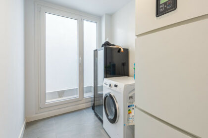 8f3440f8a0966fb05c72c92167650b34 - 25