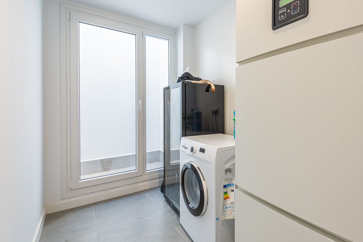 8f3440f8a0966fb05c72c92167650b34 - 25