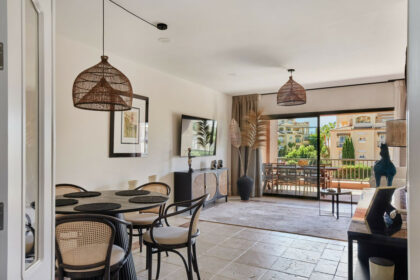 8fde94388eea4db250d255924f3fcc32 - 1