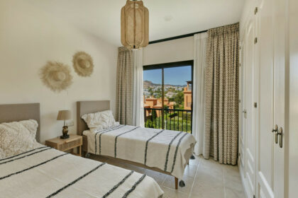 8fde94388eea4db250d255924f3fcc32 - 12