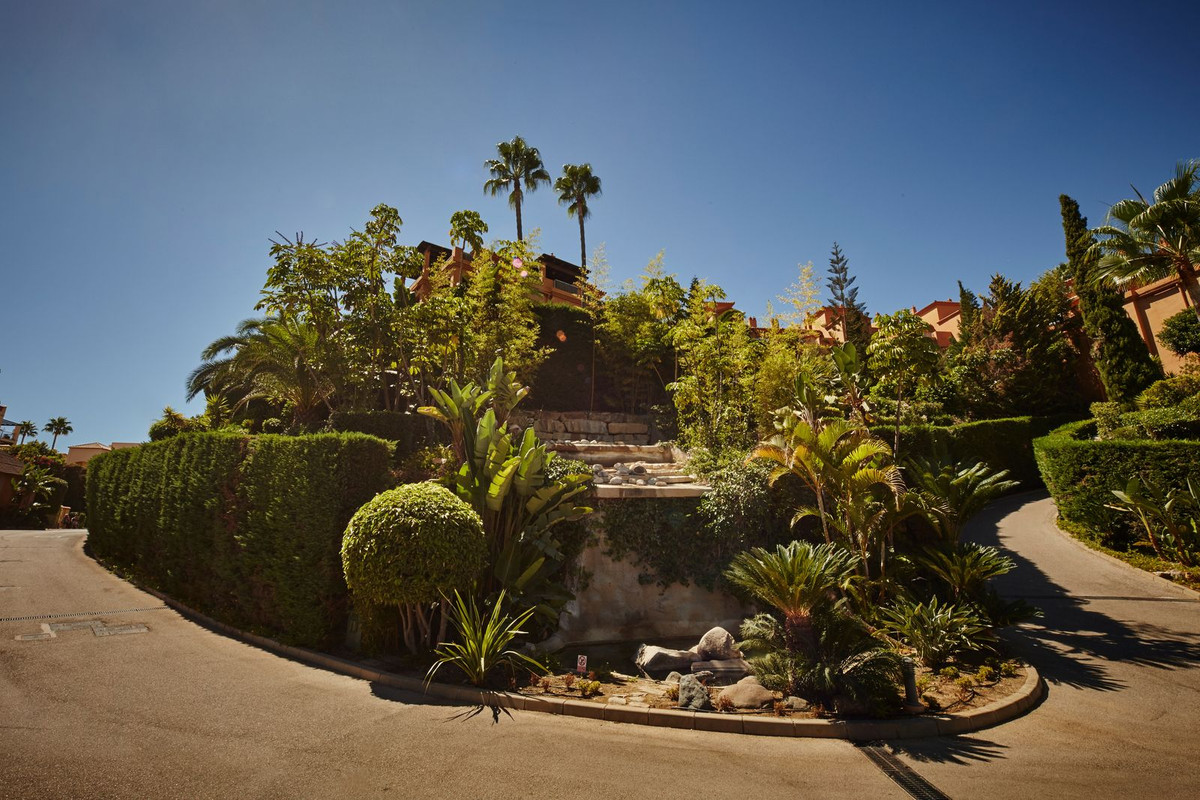 8fde94388eea4db250d255924f3fcc32 - 25