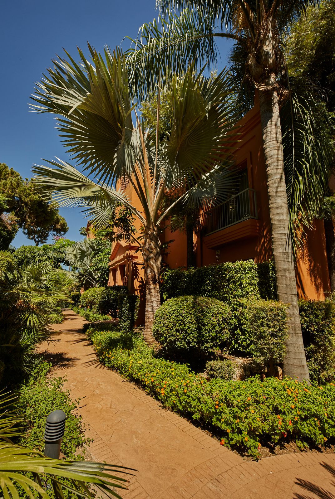 8fde94388eea4db250d255924f3fcc32 - 28