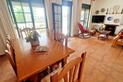 8fe3d40834b4e4acc0f6f9ed8b3ae60b - 18