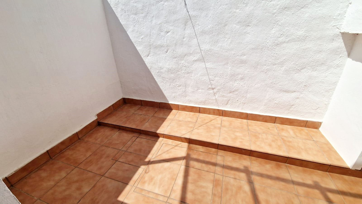 8fe3d40834b4e4acc0f6f9ed8b3ae60b - 19