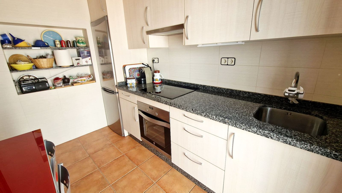 8fe3d40834b4e4acc0f6f9ed8b3ae60b - 30