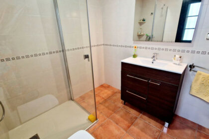 8fe3d40834b4e4acc0f6f9ed8b3ae60b - 33