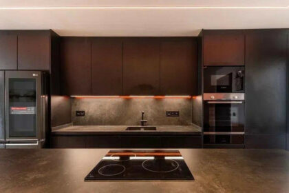 91ad1435725e8bf11f0a14d191dbf1b7 - 12