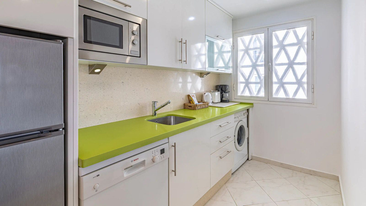 925c62001c8d57702d24c515c03c5fde - 12