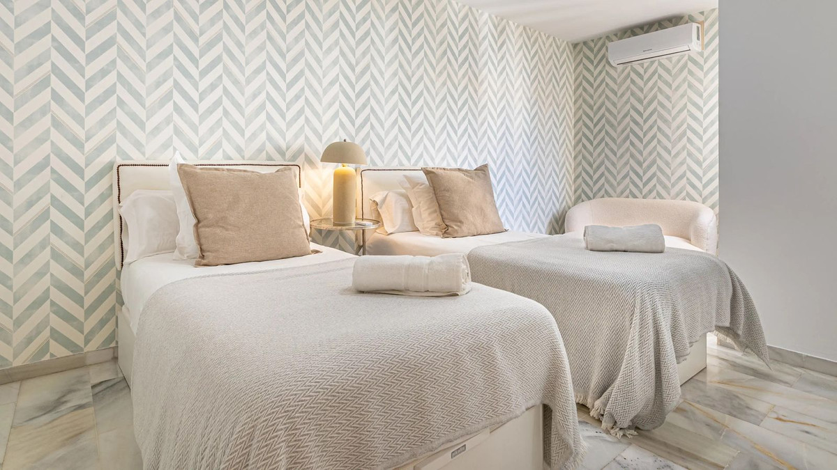 925c62001c8d57702d24c515c03c5fde - 20