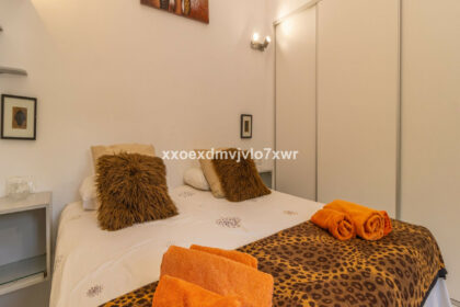 940bfc421fc2e85cb45a2fefc3cf6d81 - 11