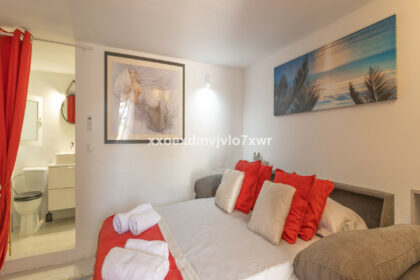 940bfc421fc2e85cb45a2fefc3cf6d81 - 19