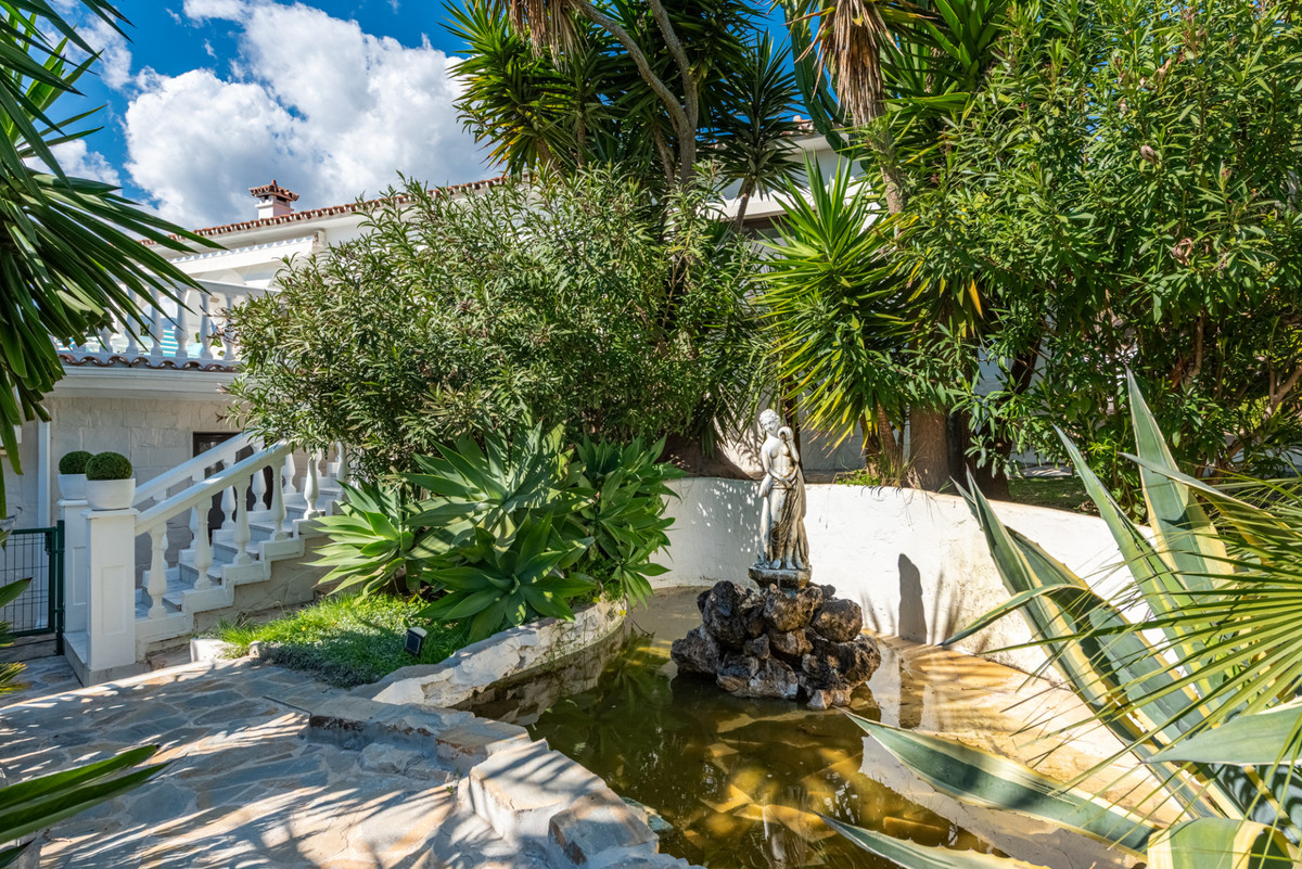 944d5929defa241a7b835648ededc939 - 34