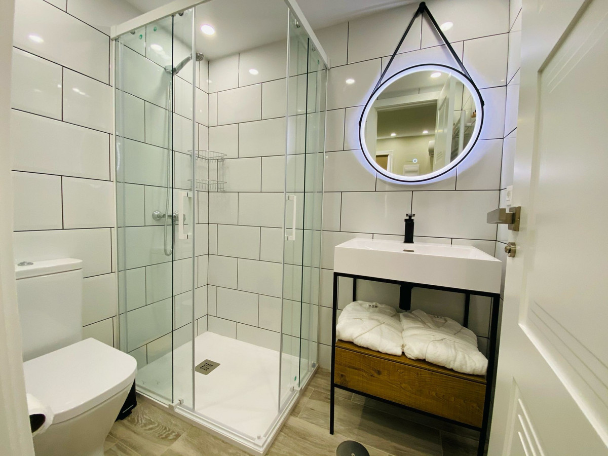 944d5929defa241a7b835648ededc939 - 44