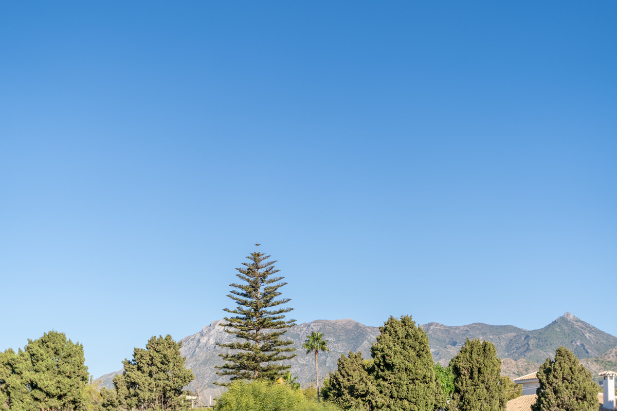 944d5929defa241a7b835648ededc939 - 51