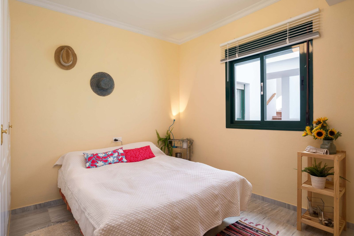 9502156fca0d00f1b39e2bdc04e7deed - 14