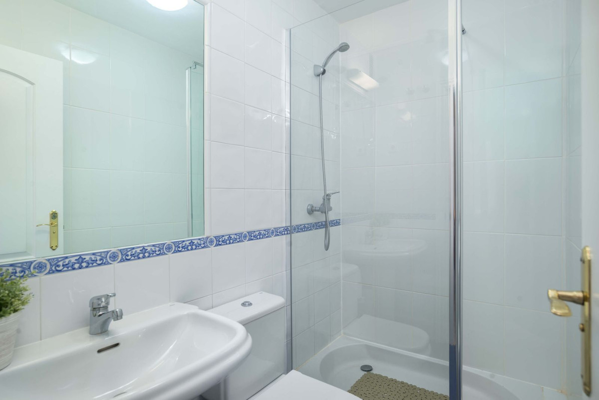 9502156fca0d00f1b39e2bdc04e7deed - 15