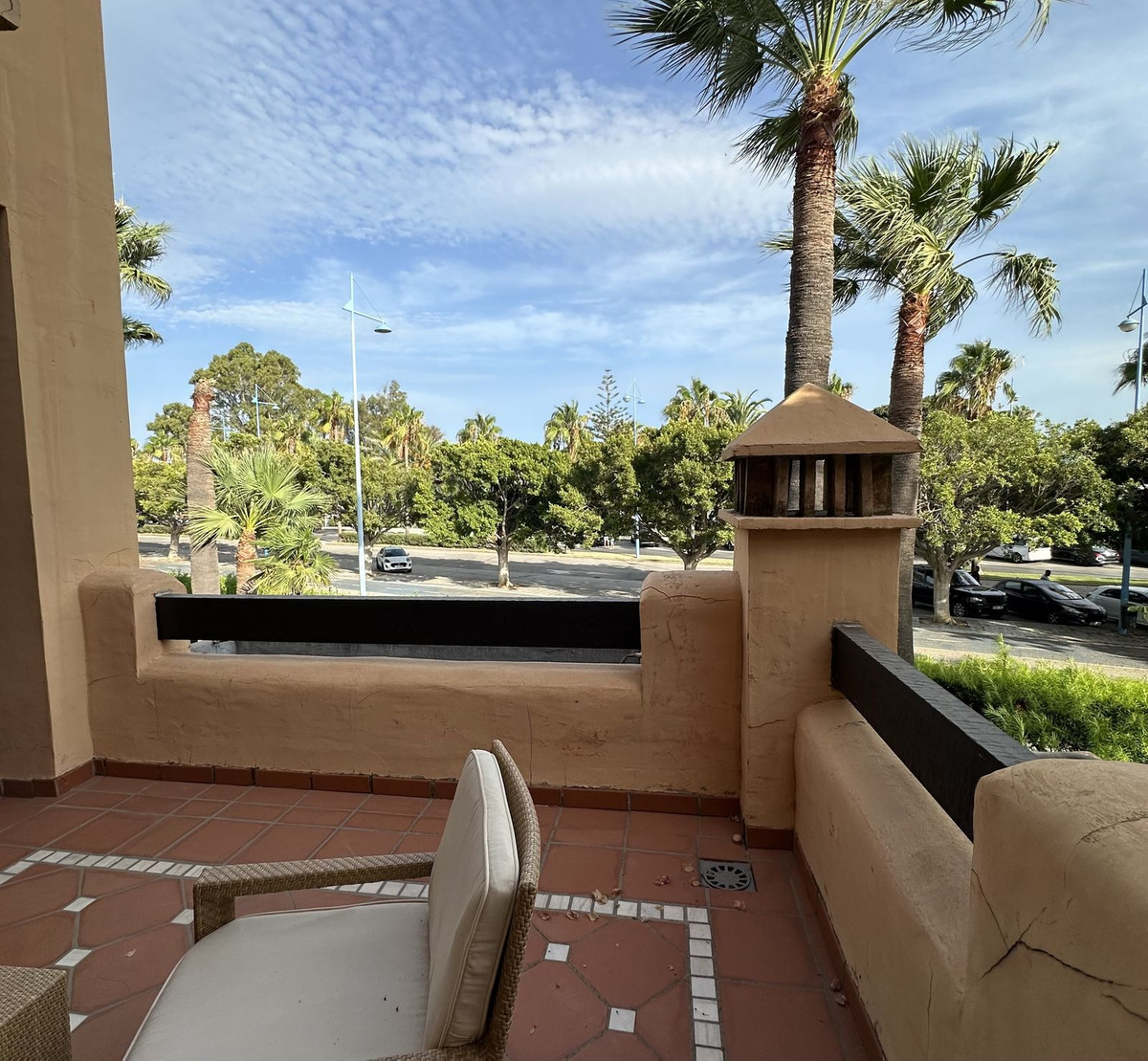 95425f157d024e89f9453354f69f877e - 4