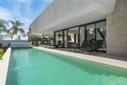 95d73ad8a8767897d819c74927b8af79 - 1