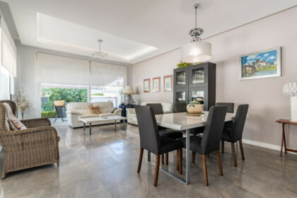 96644a83d125052bf9e9e587d6d33700 - 19