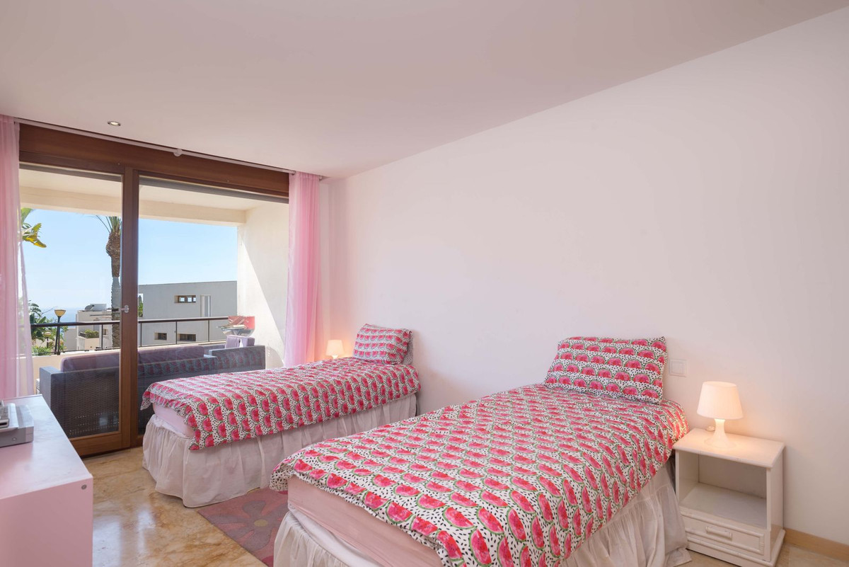 9778392b243a58cc5953e93539c6988e - 20