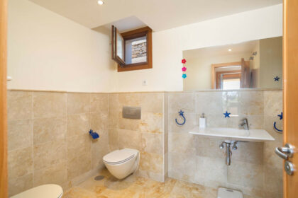 9778392b243a58cc5953e93539c6988e - 23