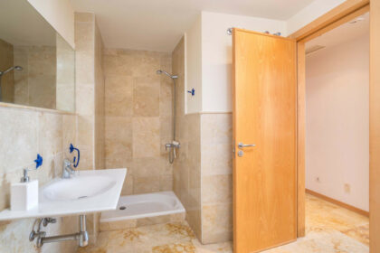 9778392b243a58cc5953e93539c6988e - 24