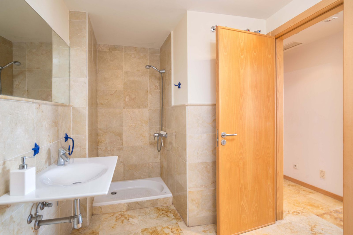 9778392b243a58cc5953e93539c6988e - 24