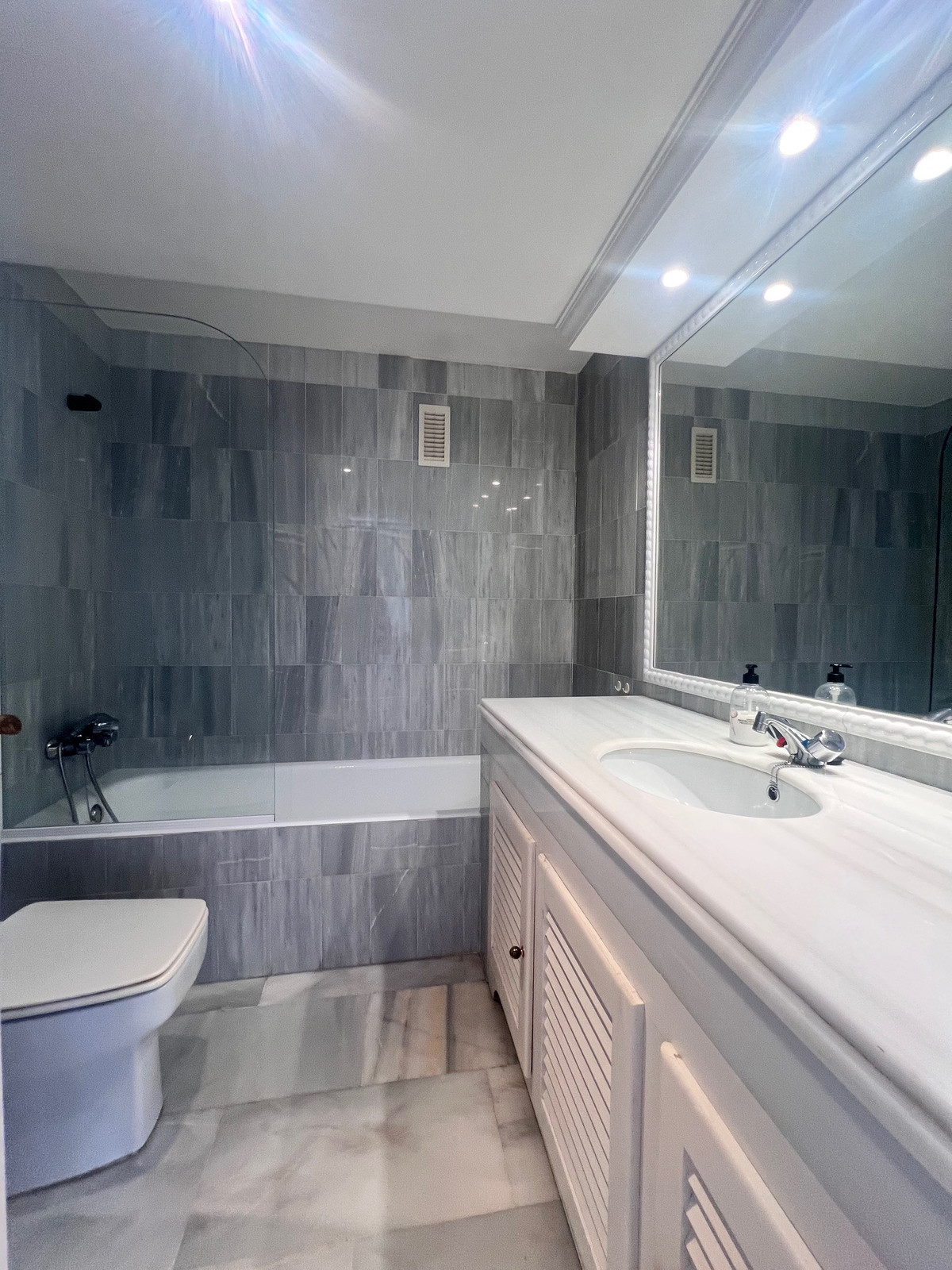 97d05571b2bfa2468421dfc2aa4461d6 - 15