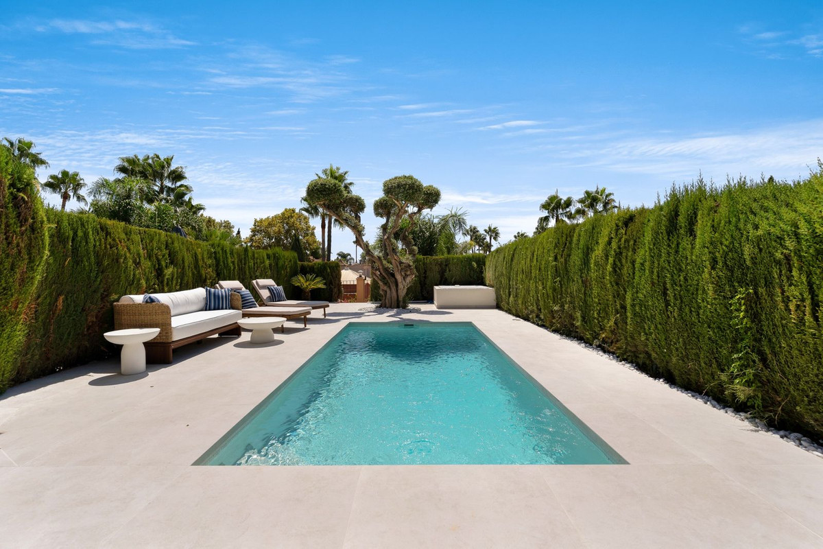 9800100b05062735ecae92267f8071c5 - 1