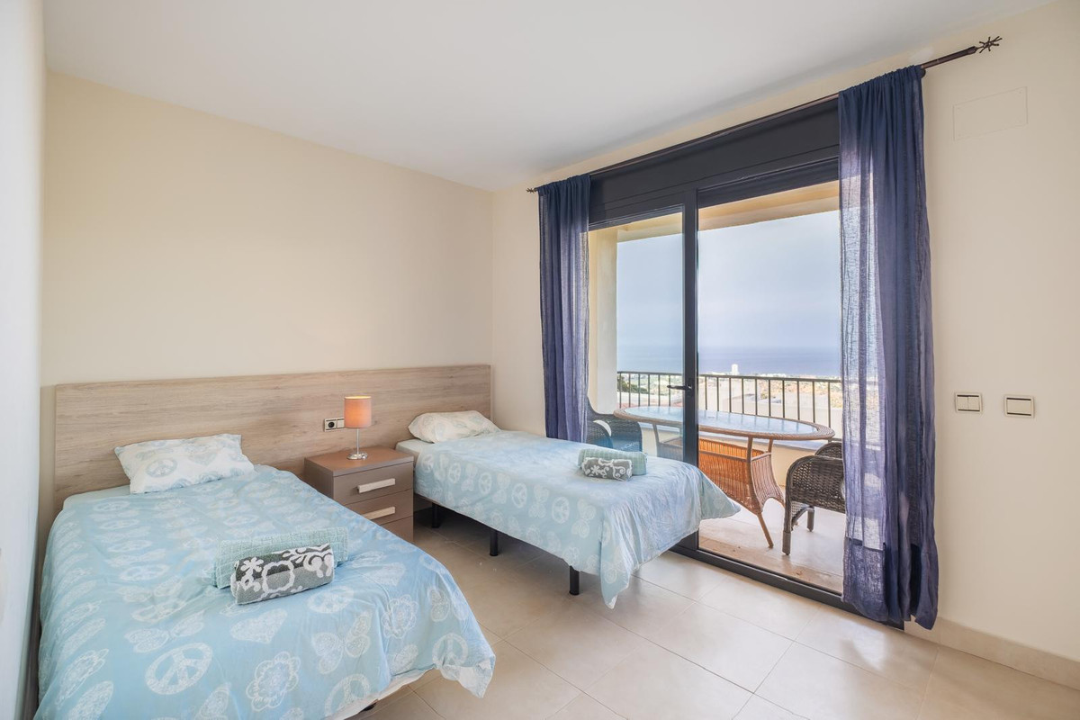 98027c446449fdcbe720f3be5d2cc3f7 - 17