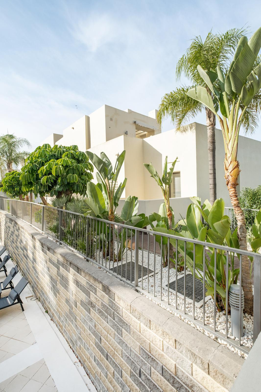 98027c446449fdcbe720f3be5d2cc3f7 - 2