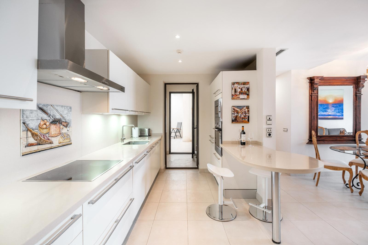 98027c446449fdcbe720f3be5d2cc3f7 - 9