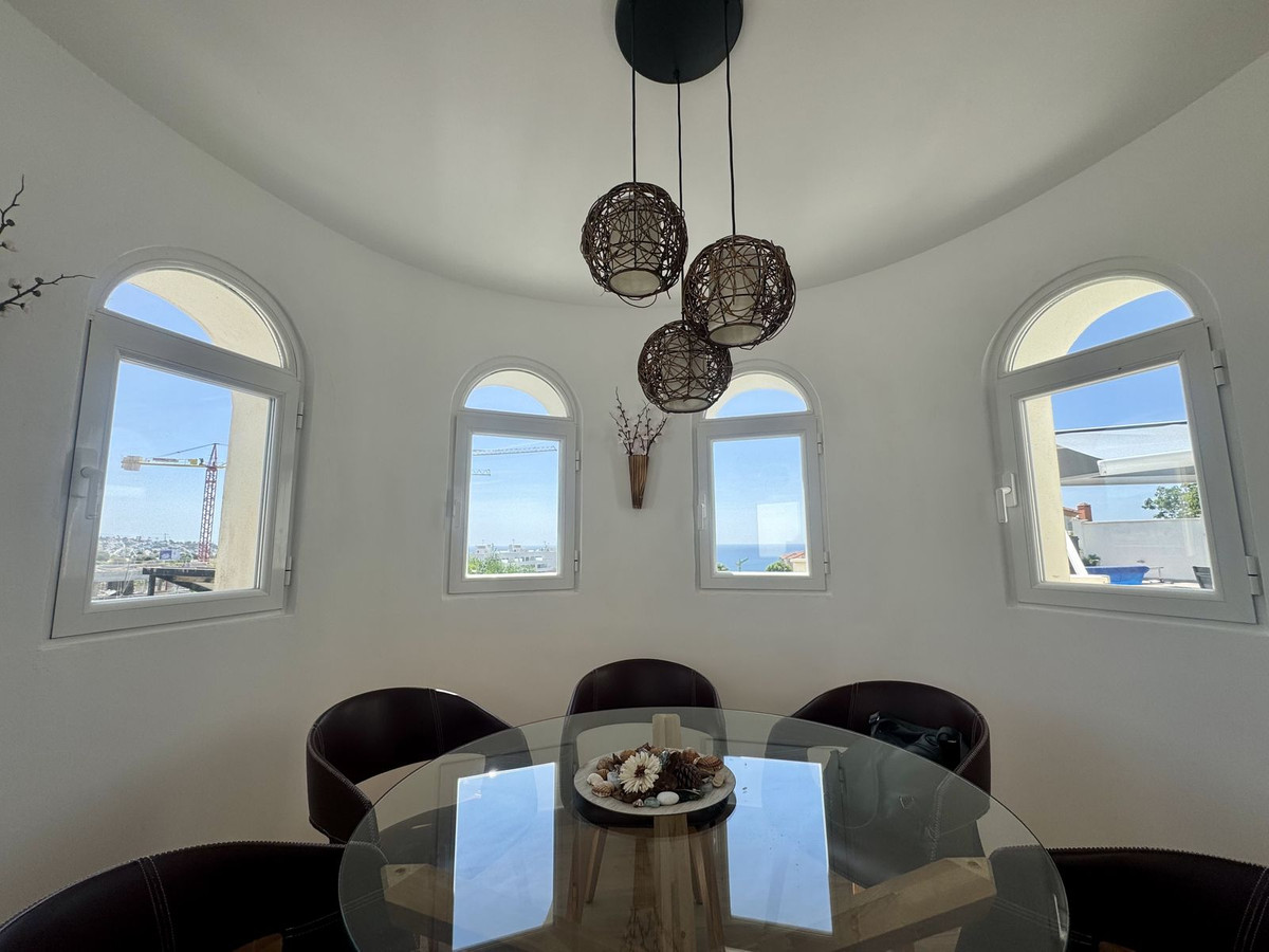 98376c2999049759b4cb6358b9642619 - 13