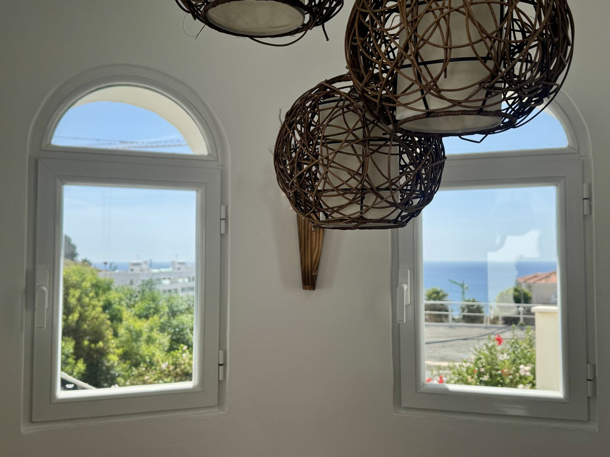 98376c2999049759b4cb6358b9642619 - 14