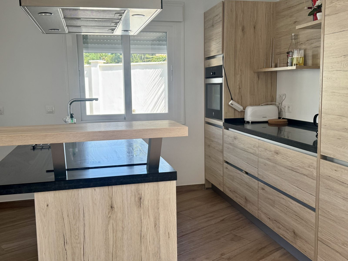 98376c2999049759b4cb6358b9642619 - 15