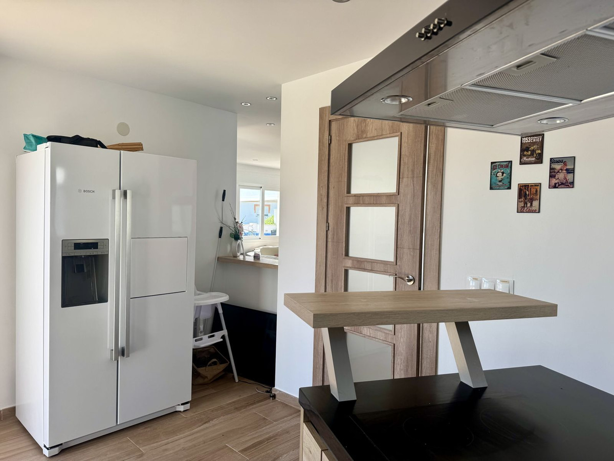 98376c2999049759b4cb6358b9642619 - 22