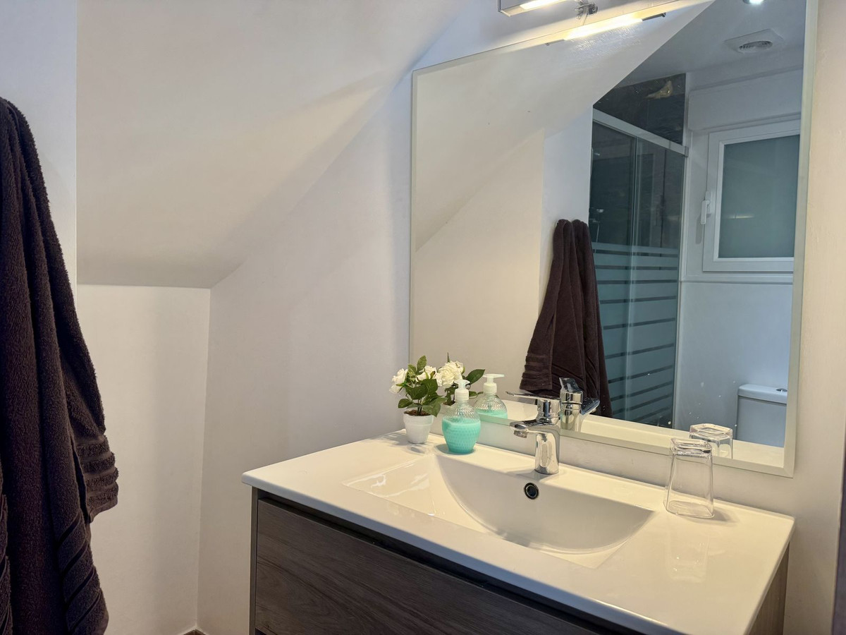 98376c2999049759b4cb6358b9642619 - 26