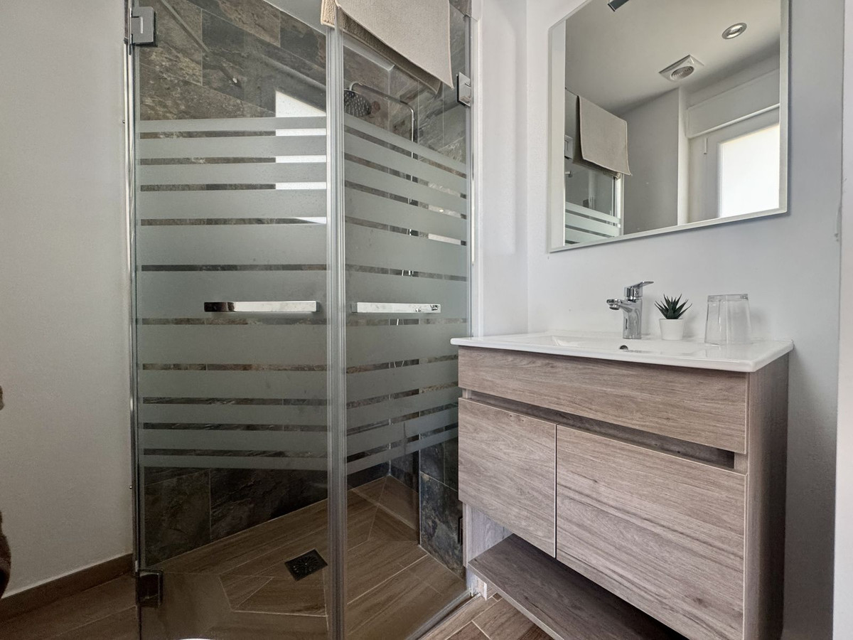 98376c2999049759b4cb6358b9642619 - 34