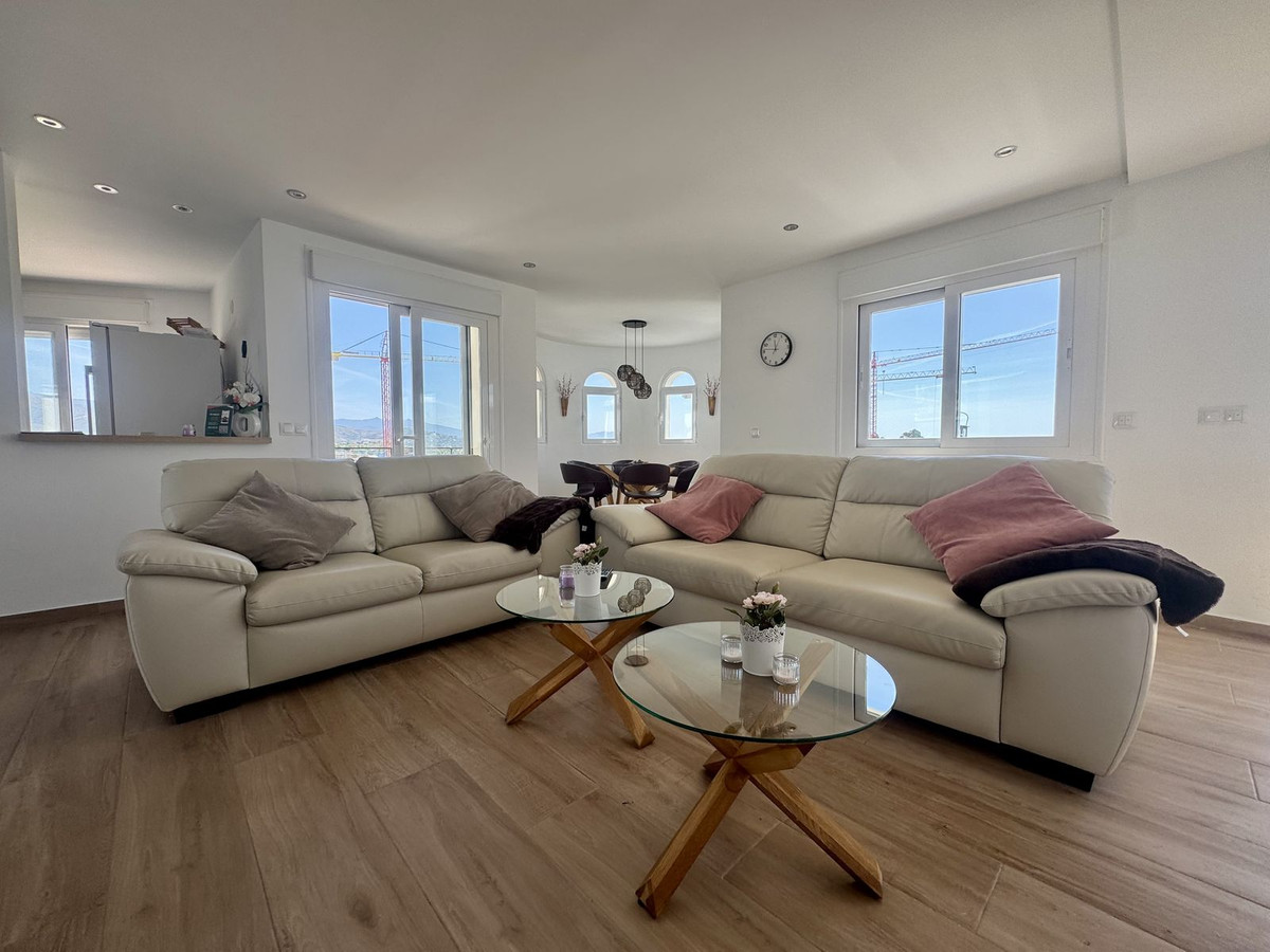 98376c2999049759b4cb6358b9642619 - 9