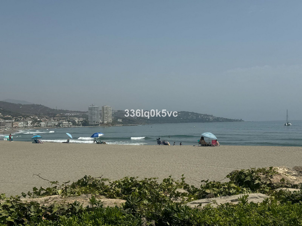 9aa458b9080f54de9f2bfb0858cf3cf7 - 15