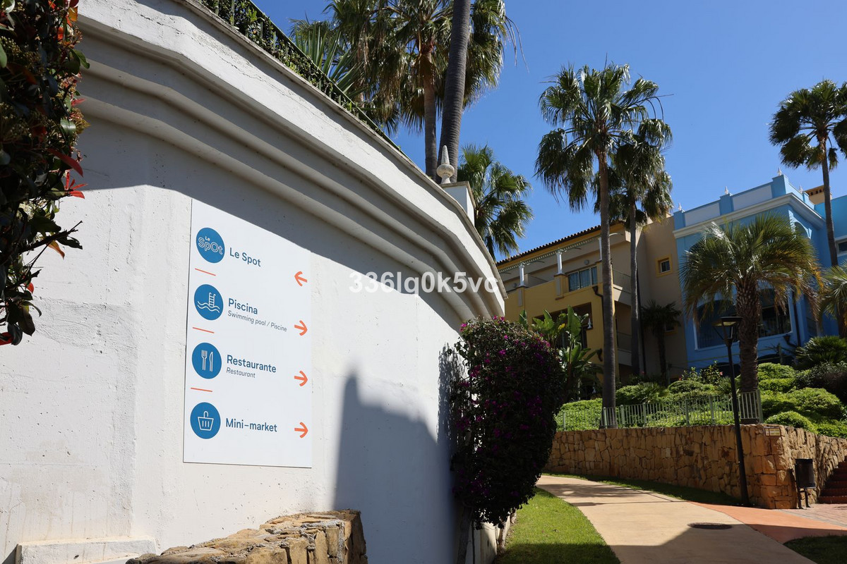 9aa458b9080f54de9f2bfb0858cf3cf7 - 21