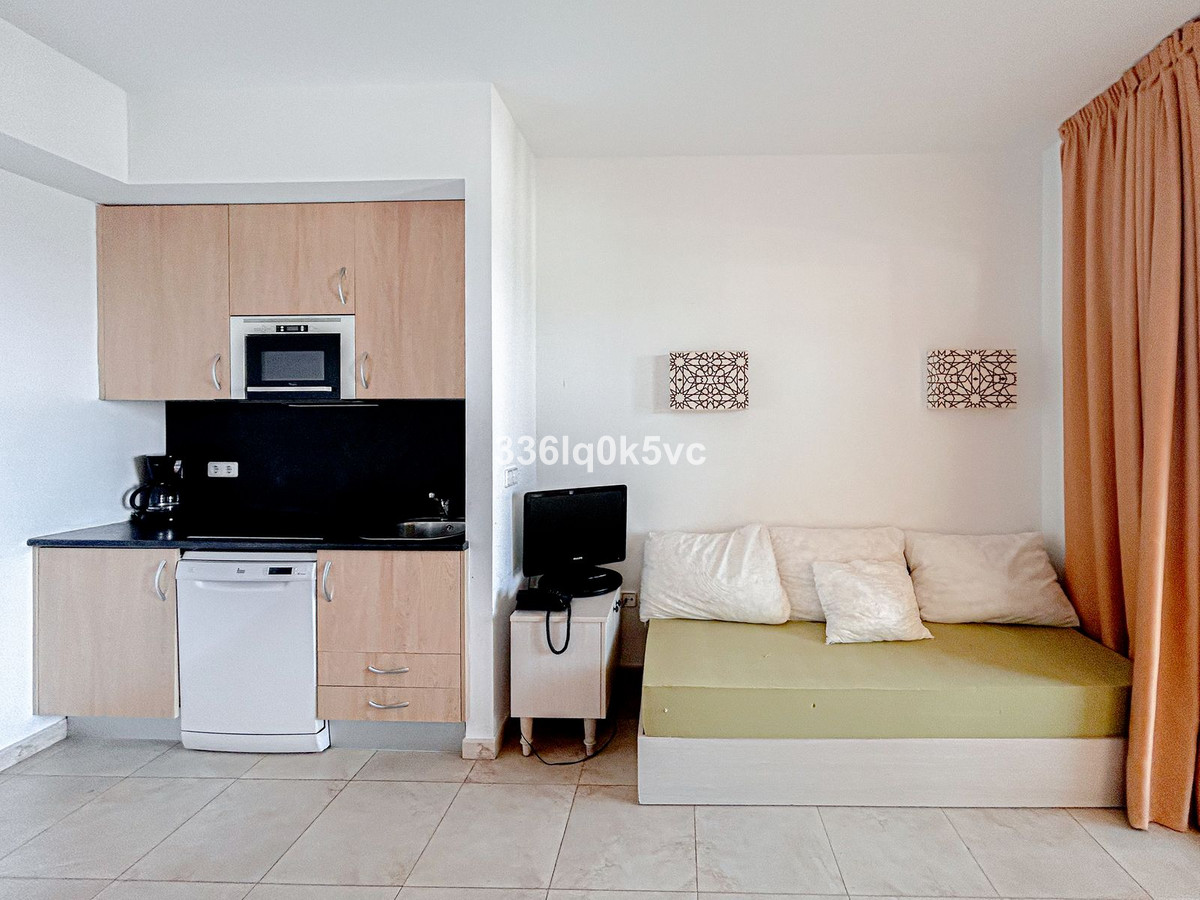 9aa458b9080f54de9f2bfb0858cf3cf7 - 5