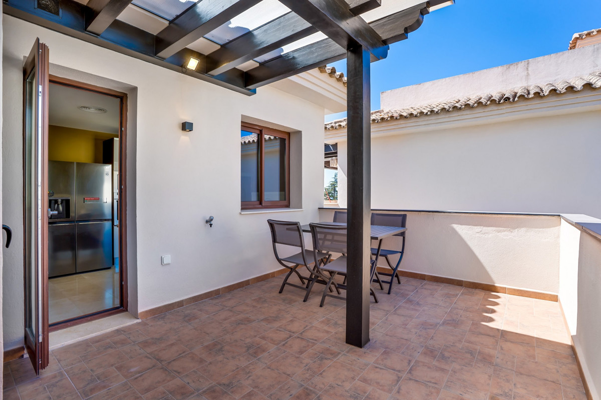 9b71776b22c1d944604d86a629865030 - 18