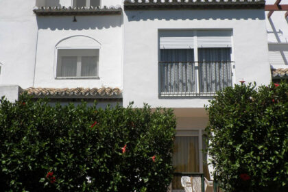 9b94b0edc75174a981731f0281f70f1f - 10