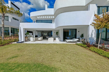 9c35bc22034cd21cf55d7787c7ed9161 - 1