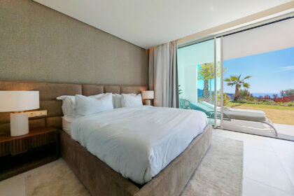 9c35bc22034cd21cf55d7787c7ed9161 - 12